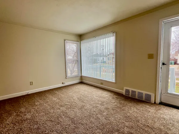 $126,000 | 622 Mayflower Avenue, Lincoln Park, MI 48146