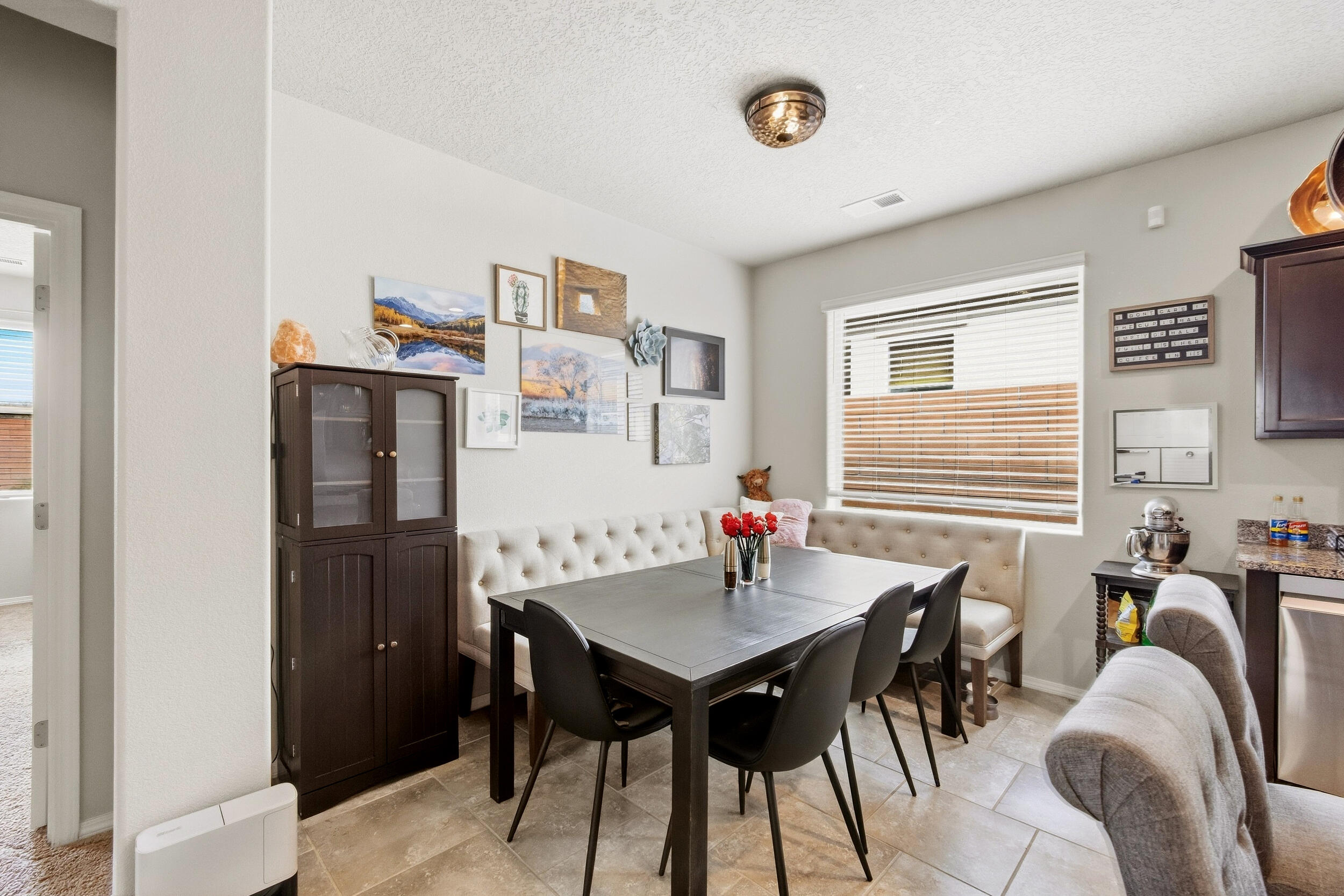 5725 Colfax Court Northeast Rio Rancho, NM 87144 - Photo 8 of 44 Gallery Image 8