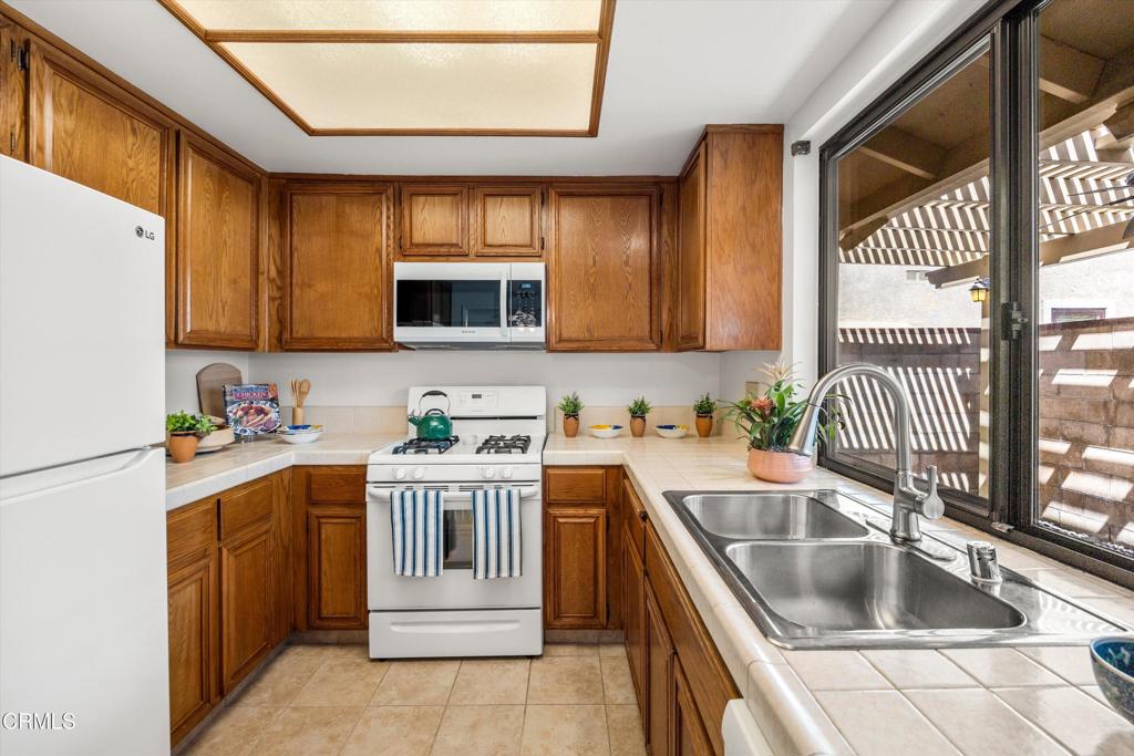 1715 Compromise Line Road Glendora, CA 91740 - Photo 9 of 28 25-028