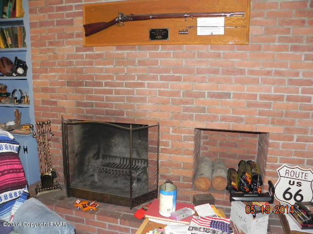 6059 Cherry Valley Road Stroudsburg, PA 18360 - Photo 5 of 14 DSCN6317