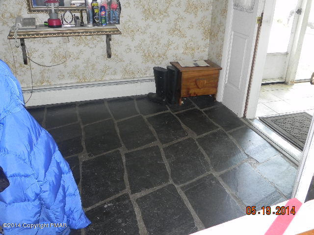 6059 Cherry Valley Road Stroudsburg, PA 18360 - Photo 6 of 14 DSCN6321
