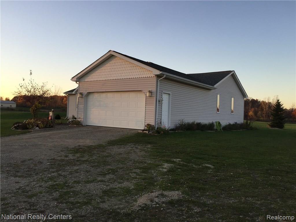 6893 Lothrop Road Imlay City, MI 48444 - Photo 14 of 98 2016-11-07 16.56