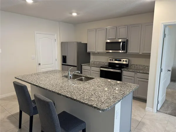 $2,100 | 1061 Fig Street, Tavares, FL 32778
