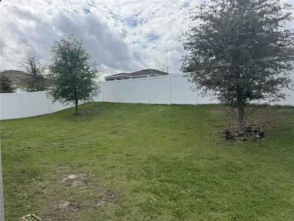 $2,100 | 1061 Fig Street, Tavares, FL 32778