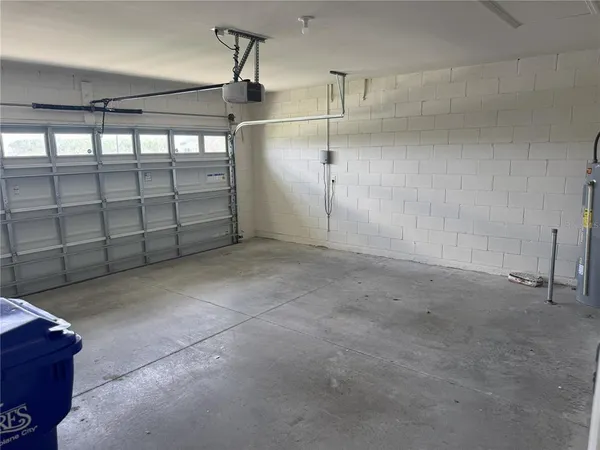 $2,100 | 1061 Fig Street, Tavares, FL 32778