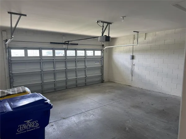 $2,100 | 1061 Fig Street, Tavares, FL 32778