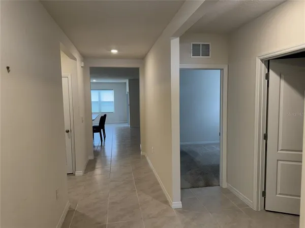 $2,100 | 1061 Fig Street, Tavares, FL 32778