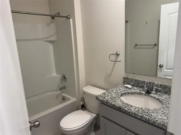 $2,100 | 1061 Fig Street, Tavares, FL 32778