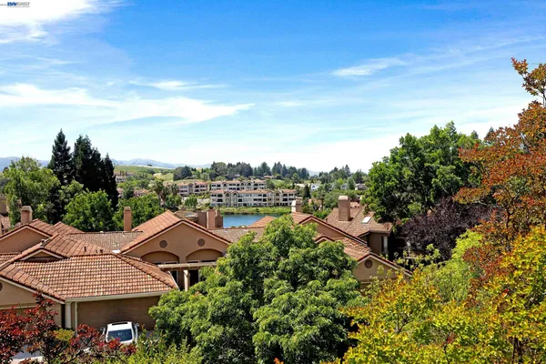 $795,000 | 5012 Lakeview Drive, Unit 200, San Ramon, CA 94582