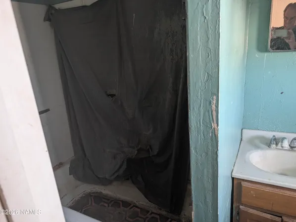 $129,900 | 700 West Maple Street, Winslow, AZ 86047
