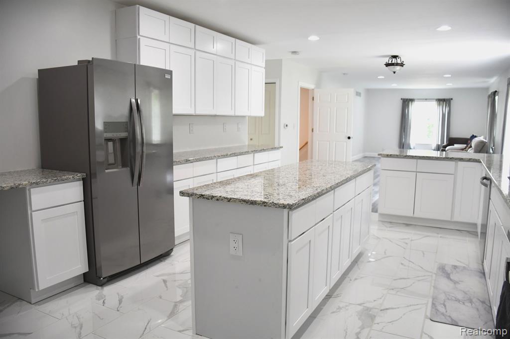 28799 Elwell Road Belleville, MI 48111 - Photo 8 of 42