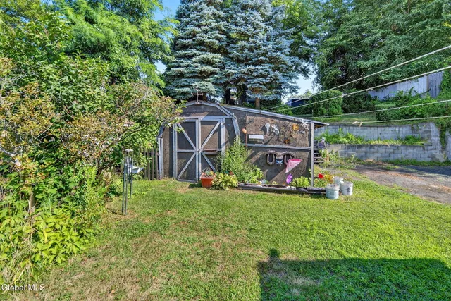 $210,000 | 231 Washington Avenue East, East Greenbush, NY 12144