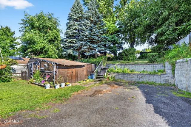 $210,000 | 231 Washington Avenue East, East Greenbush, NY 12144