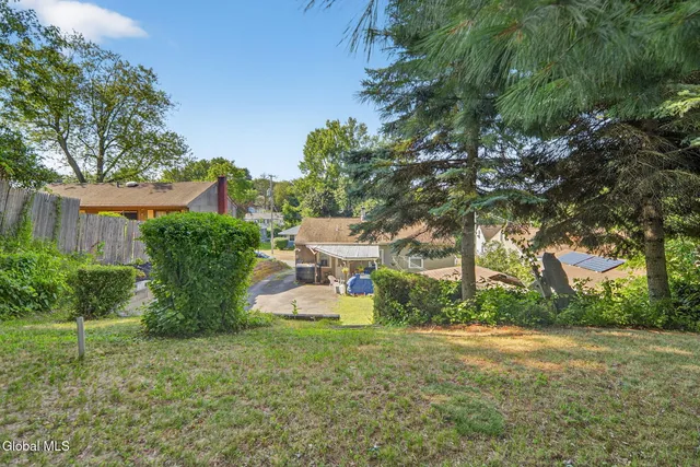 $210,000 | 231 Washington Avenue East, East Greenbush, NY 12144