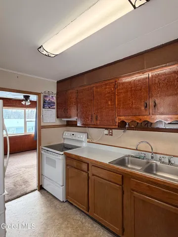 $210,000 | 231 Washington Avenue East, East Greenbush, NY 12144