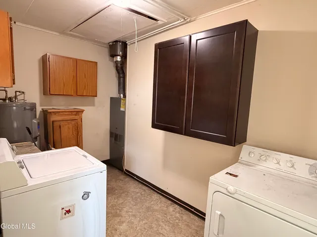 $210,000 | 231 Washington Avenue East, East Greenbush, NY 12144