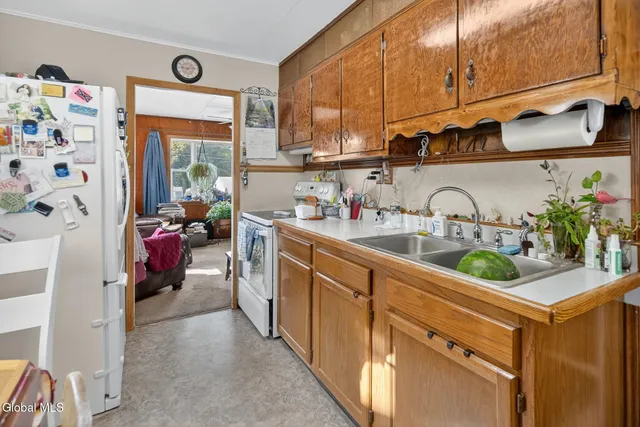 $210,000 | 231 Washington Avenue East, East Greenbush, NY 12144