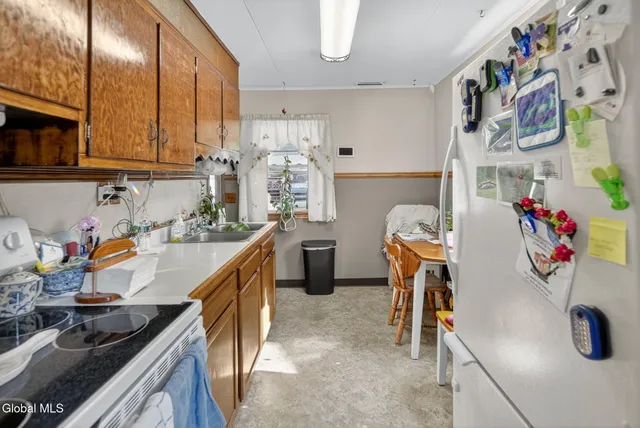 $210,000 | 231 Washington Avenue East, East Greenbush, NY 12144