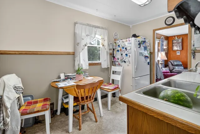 $210,000 | 231 Washington Avenue East, East Greenbush, NY 12144