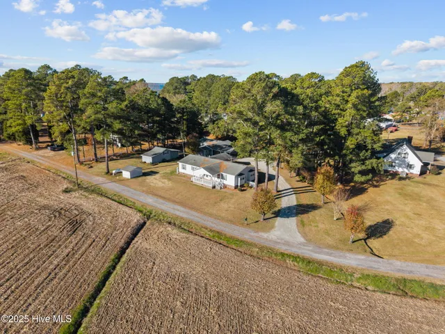 $305,000 | 42 Low Tide Road, Bath, NC 27808