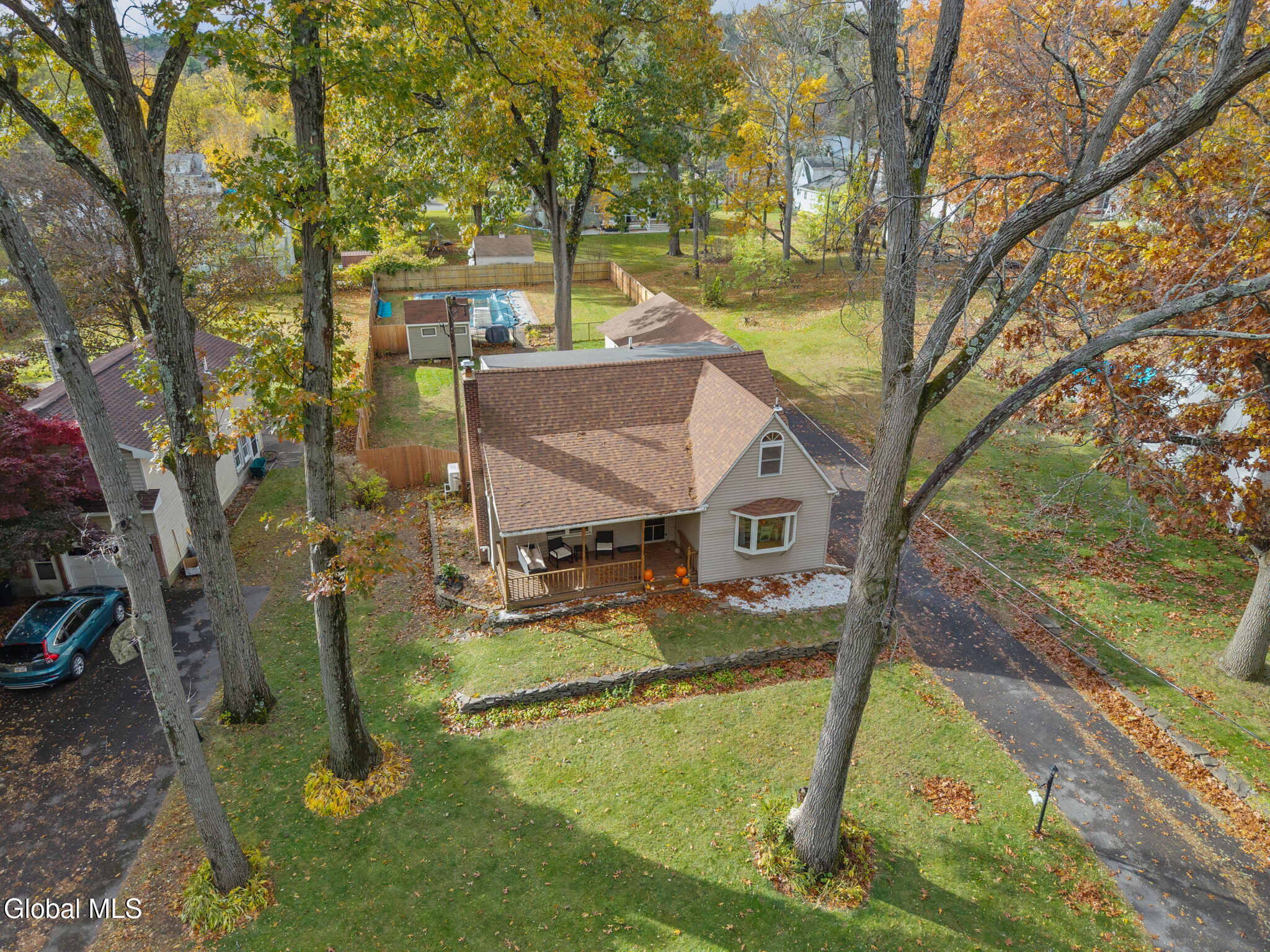 2-24ValleyviewAve_02