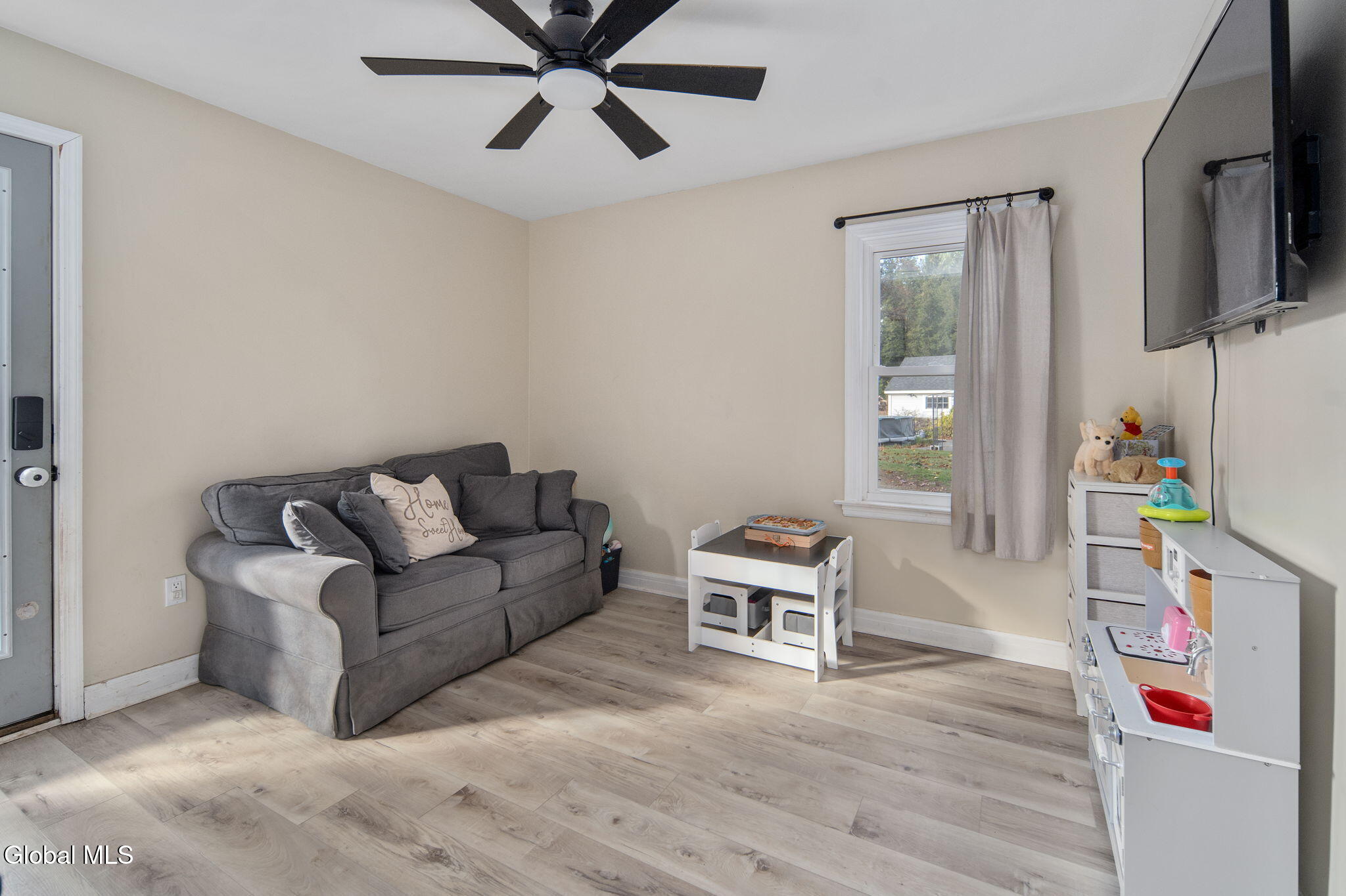 24 Valleyview Avenue Rotterdam, NY 12306 - Photo 19 of 58 17-24ValleyviewAve_17