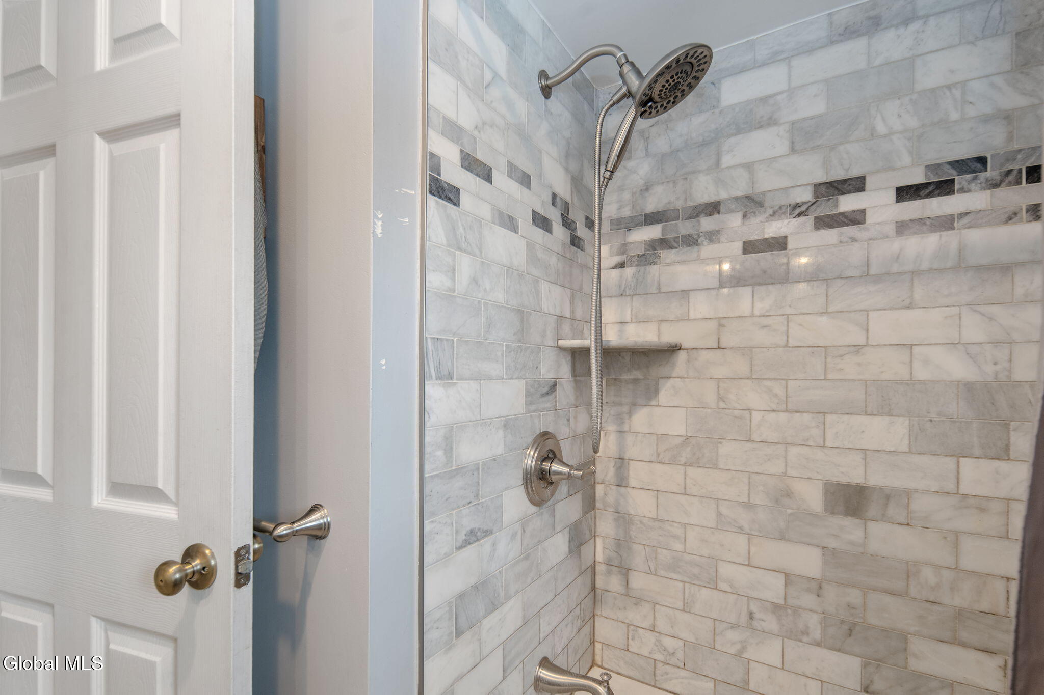 24 Valleyview Avenue Rotterdam, NY 12306 - Photo 27 of 58 25-24ValleyviewAve_25