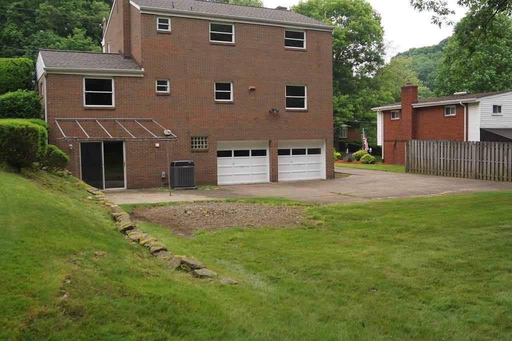 121 Kingsdale Road Pittsburgh, PA 15221 - Photo 24 of 25 Rear view of the home.