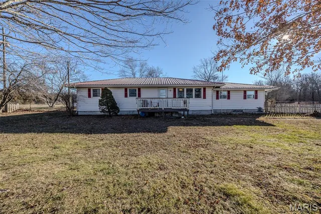 $365,000 | 12112 Highway 17, Roby, MO 65557