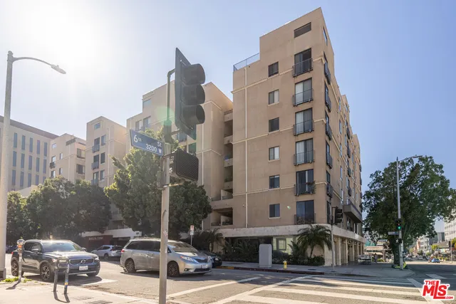 $3,300 | 625 South Berendo Street, Unit 308, Los Angeles, CA 90010