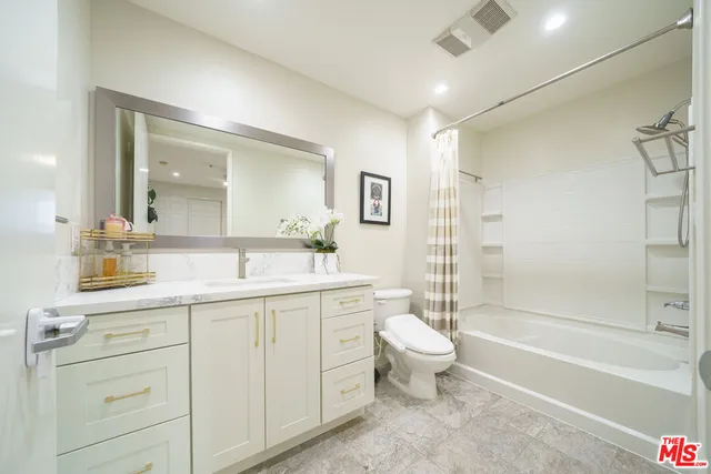 $3,300 | 625 South Berendo Street, Unit 308, Los Angeles, CA 90010