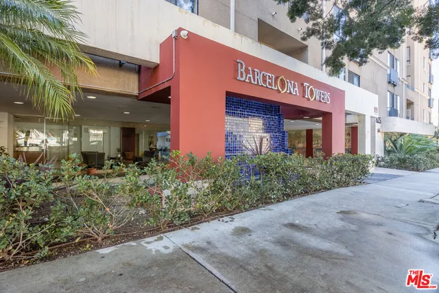 $3,300 | 625 South Berendo Street, Unit 308, Los Angeles, CA 90010