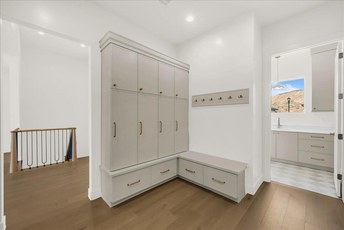 2072 South Pony Way Washington, UT 84780 - Photo 17 of 61 Mud Room
