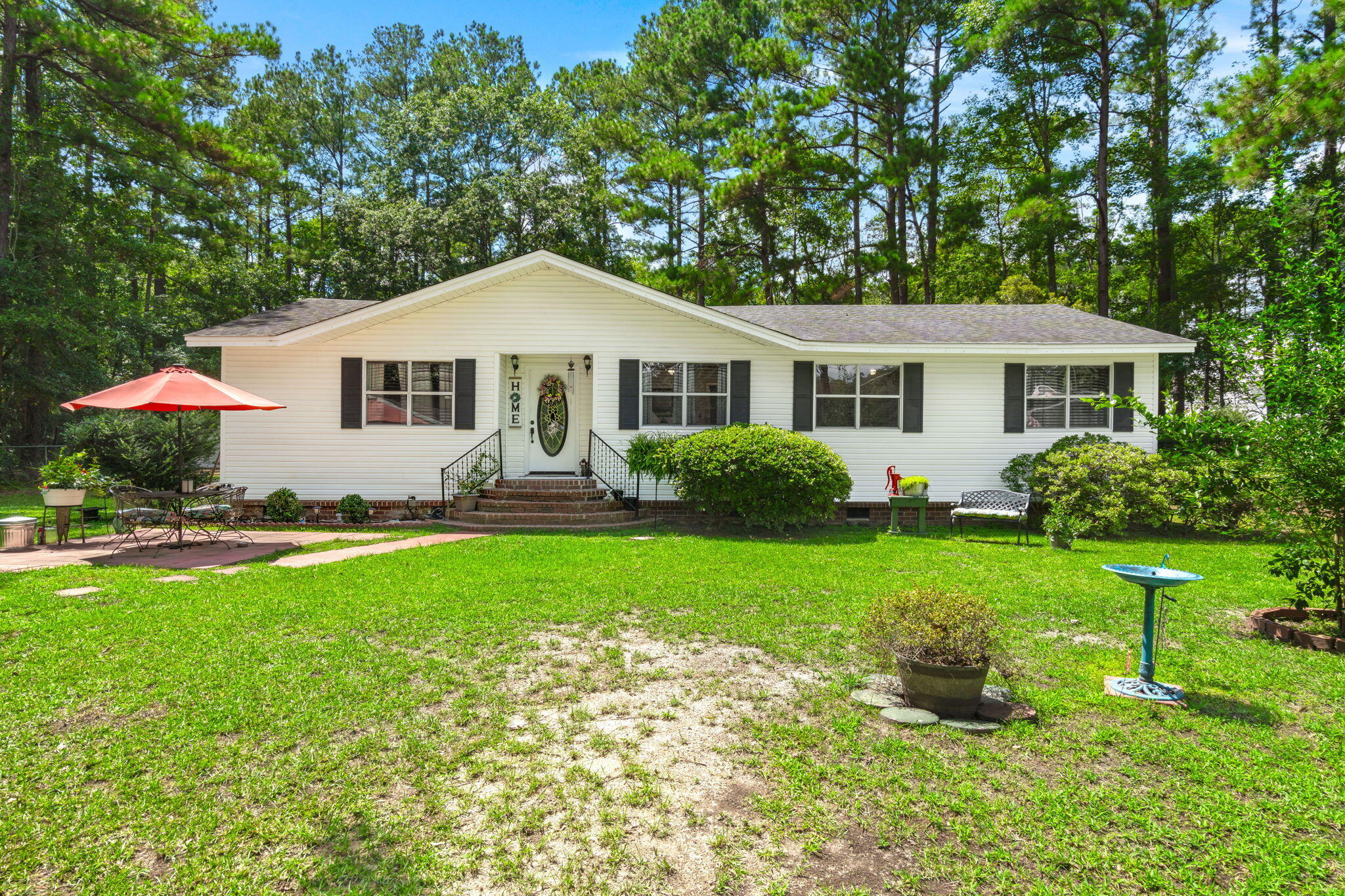 1387 Jedburg Road Summerville, SC 29486 - Photo 1 of 40 1