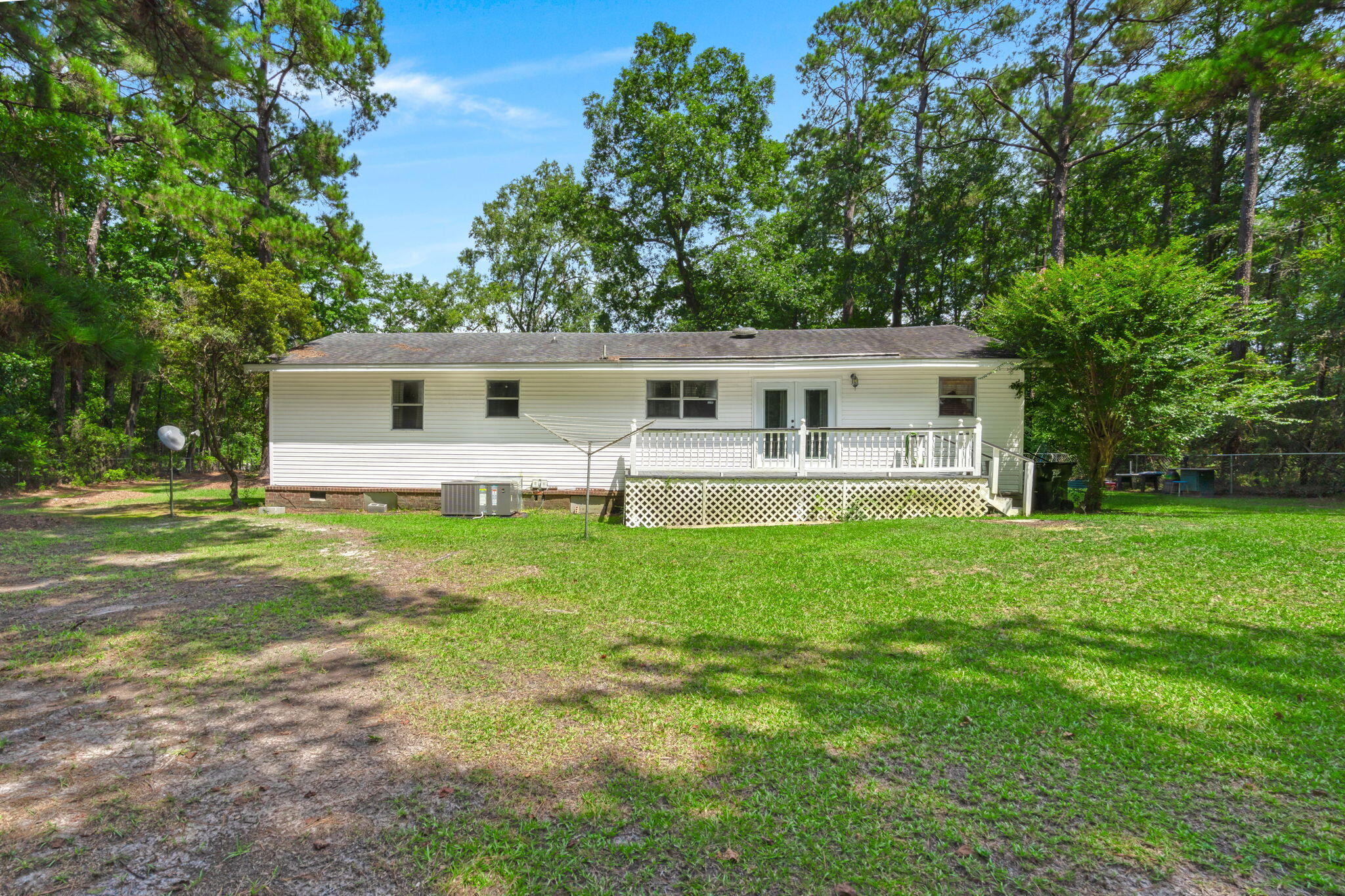 1387 Jedburg Road Summerville, SC 29486 - Photo 28 of 40 32