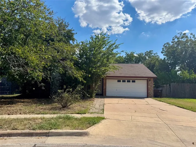 a front view of house with yard
