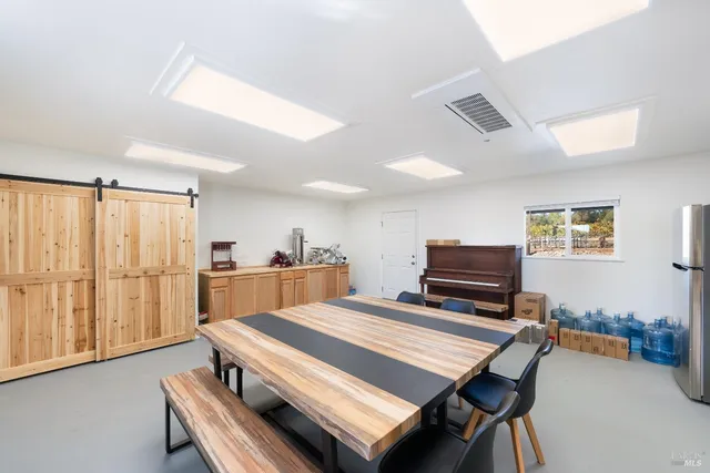 a view of a livingroom and a yard