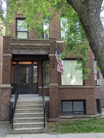 $3,800 | 3327 North Hamilton Avenue, Unit 2F, Chicago, IL 60618