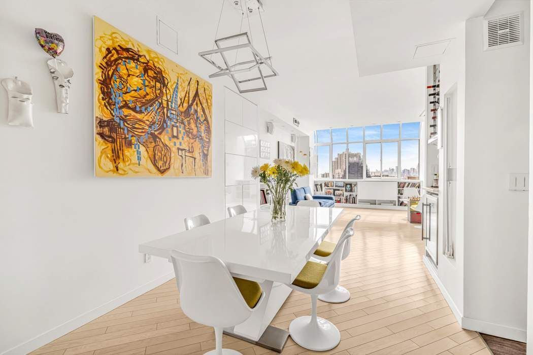 310 East 46th Street, Unit PHT Manhattan, NY 10017 - Photo 3 of 14