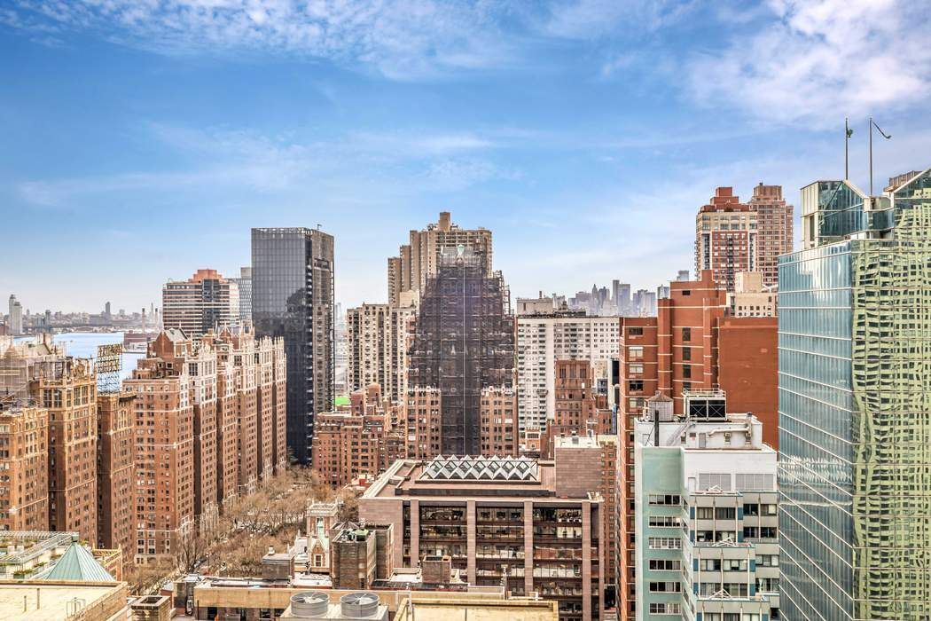 310 East 46th Street, Unit PHT Manhattan, NY 10017 - Photo 5 of 14