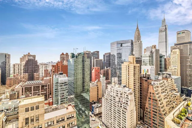 $1,095,000 | 310 East 46th Street, Unit PHT | Midtown East