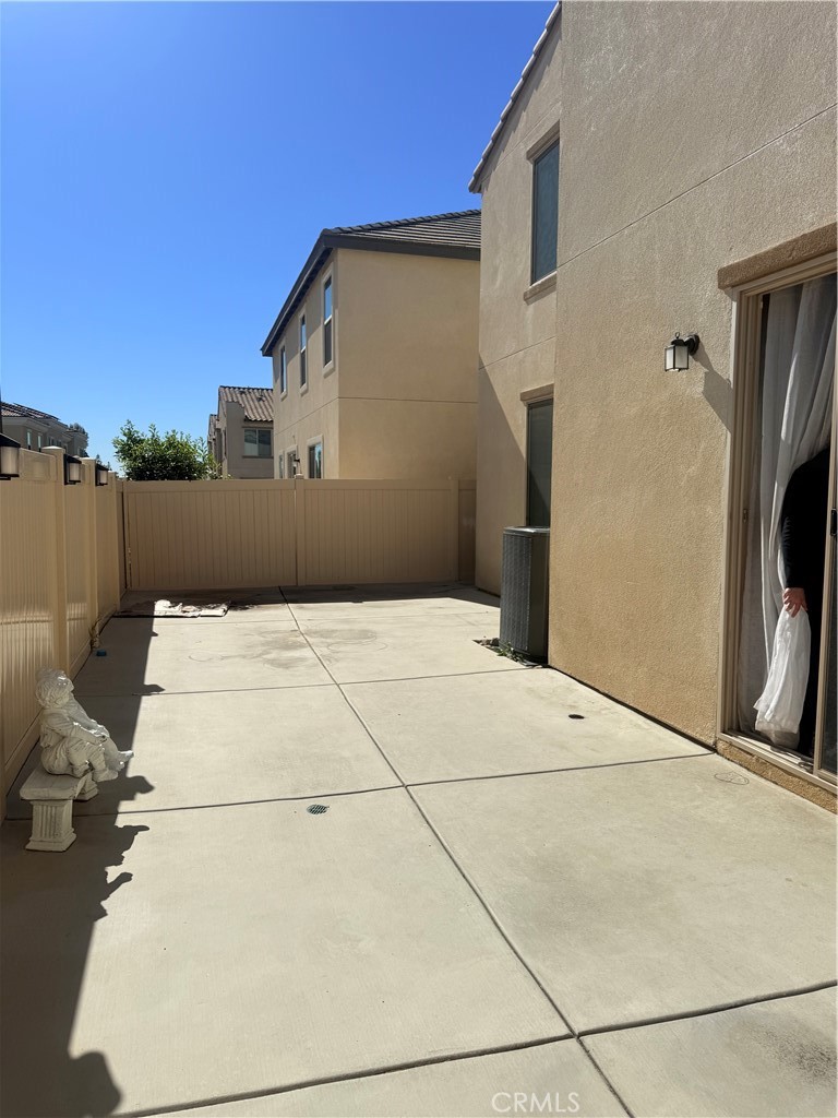 467 West Buttercup Lane Rialto, CA 92376 - Photo 3 of 8