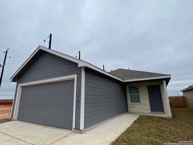 $240,000 | 10586 Torroja Way, Converse, TX 78109