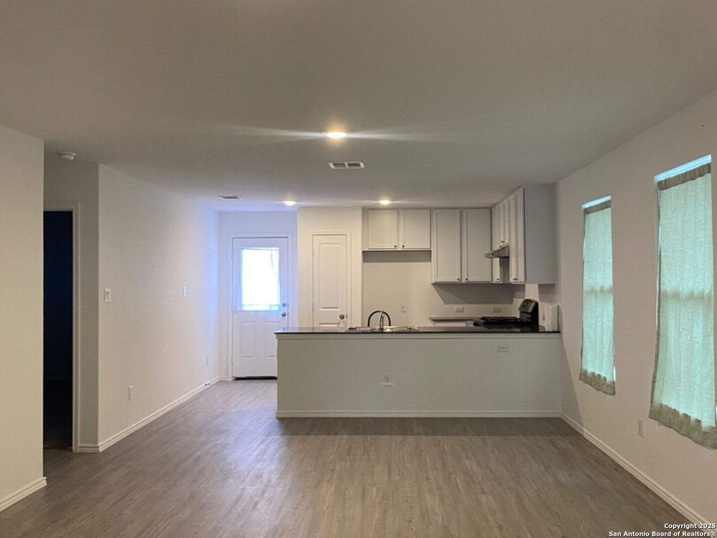 10586 Torroja Way Converse, TX 78109 - Photo 3 of 11