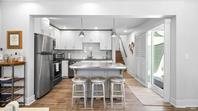 $699,500 | 2364 Clay Street, Napa, CA 94559