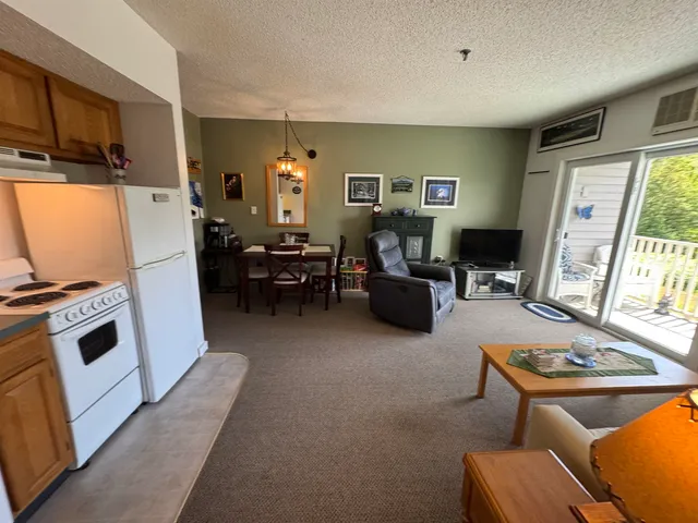 $275,000 | 36 Lodge Road, Unit D102, Lincoln, NH 03251