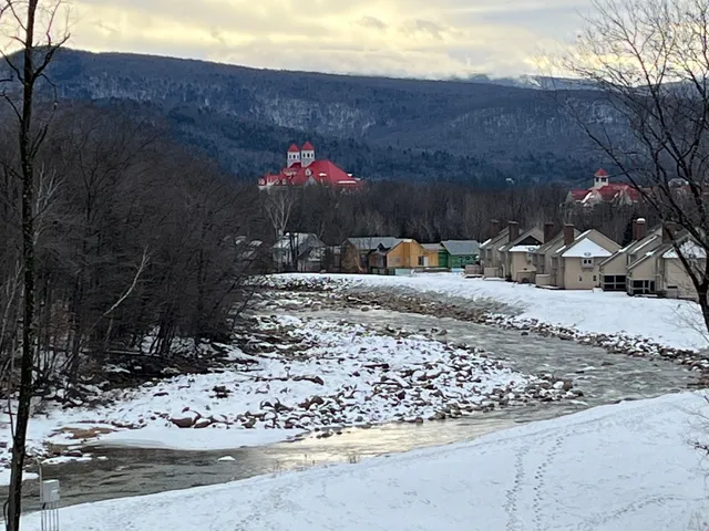 $275,000 | 36 Lodge Road, Unit D102, Lincoln, NH 03251