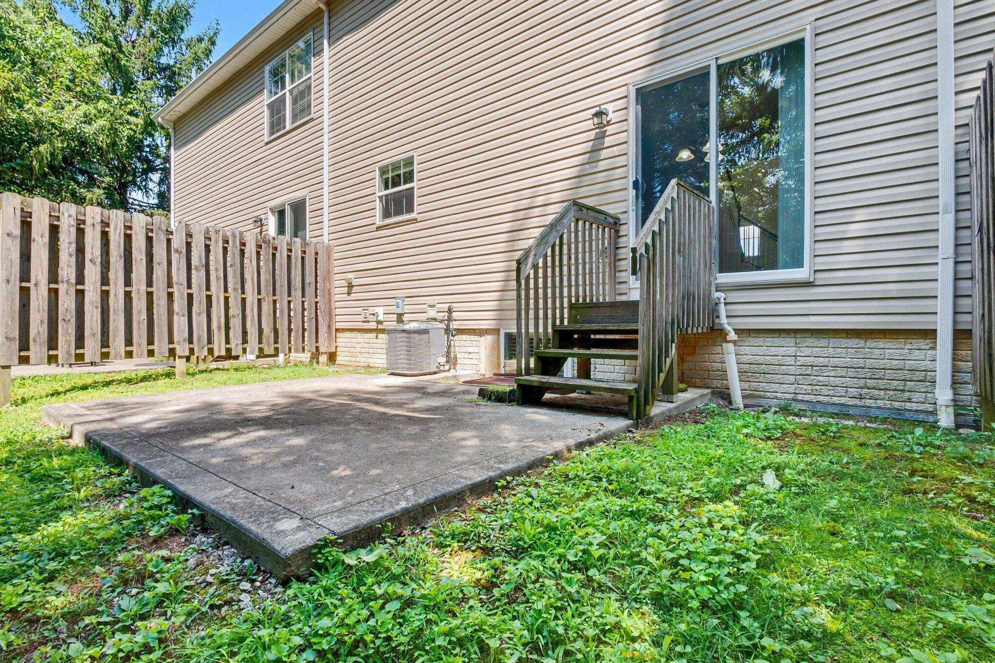 8345 Bruntsfield Road Columbus, OH 43235 - Photo 22 of 25 022_file_1431