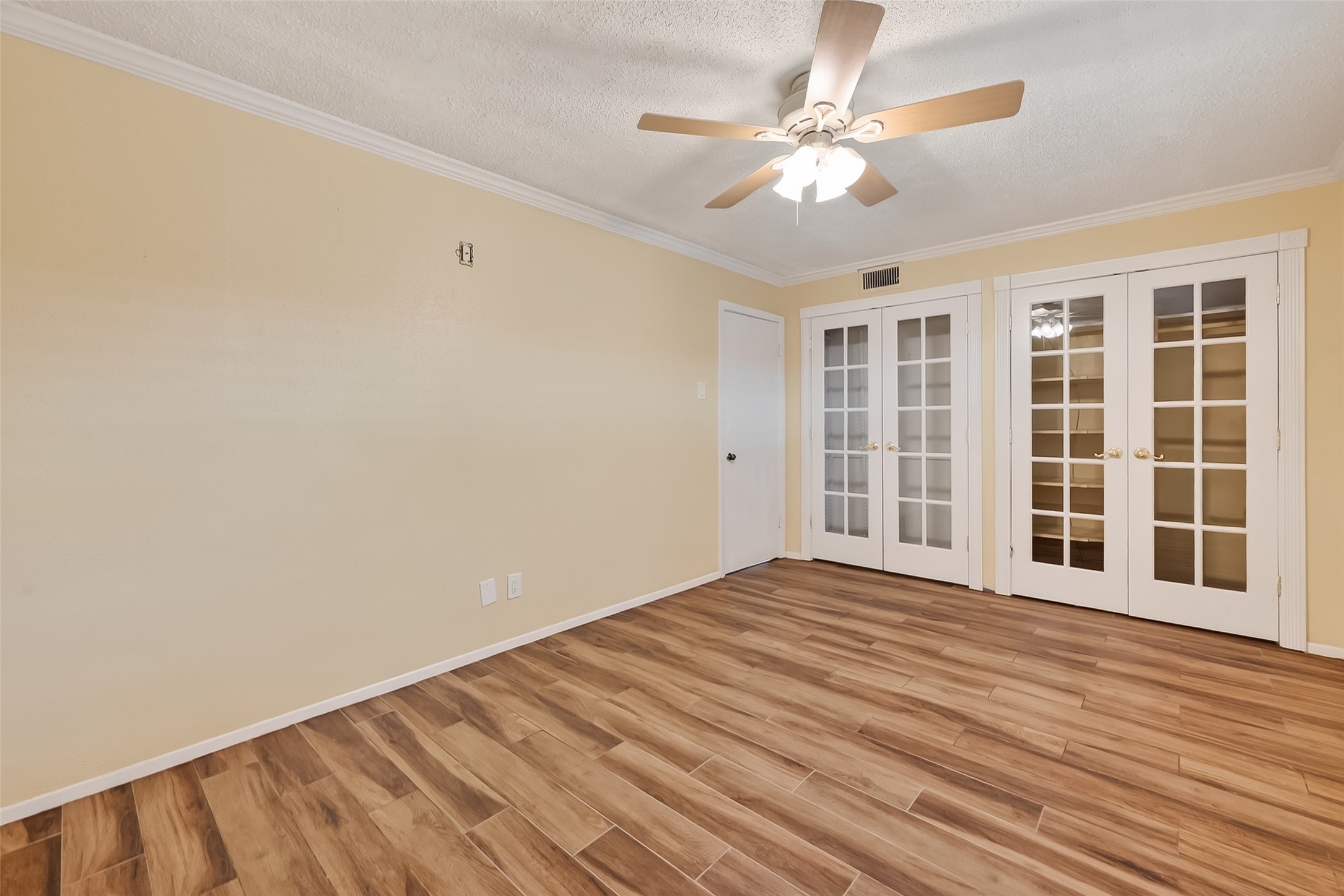 909 Silber Road, Unit 16C Houston, TX 77024 - Photo 15 of 26 Gallery Image 15