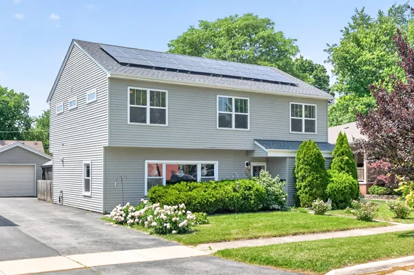 $449,900 | 402 South Ahrens Avenue, Lombard, IL 60148